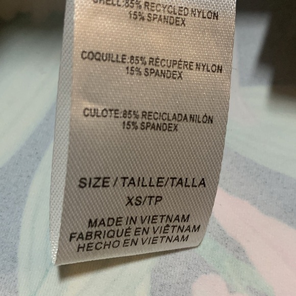 Tommy Bahama Orchid Garden Full Zip Rash Guard Size XS UPF 50 NWT - Picture 4 of 16